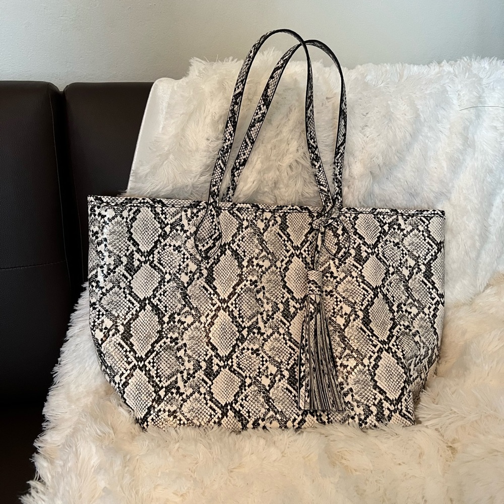 Steve Madden Tote